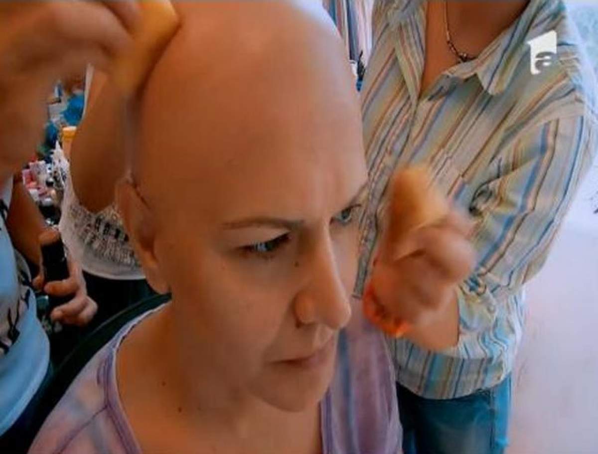 VIDEO Vezi cum se transformă concurenţii în cabina de machiaj la "Te cunosc de undeva!"