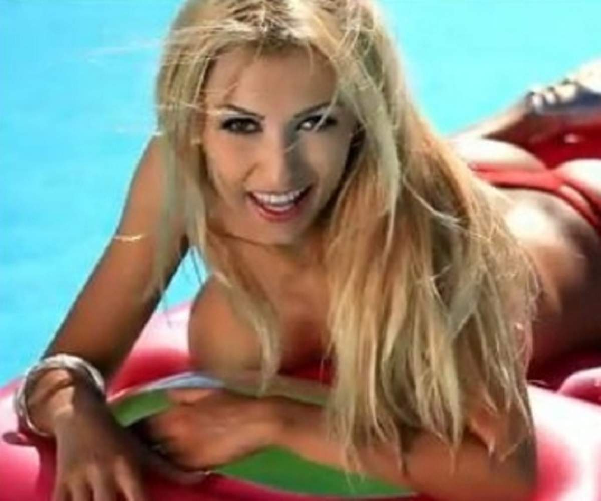 Uite cum îi ies din sutien sânii imenşi! Andreea Bălan te va face să salivezi când vezi poza asta