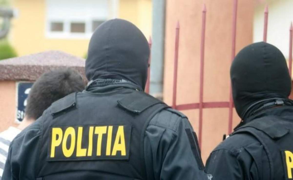 Trei poliţişti reţinuţi în scandalul pompelor funebre