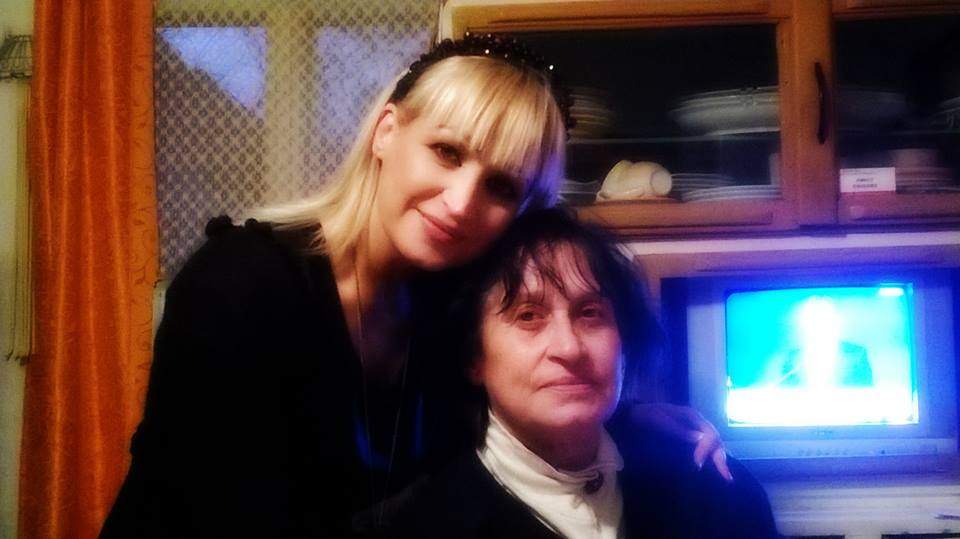 Fanii au o dilemă: Cu cine seamănă Simona ex-Dichiseanu?