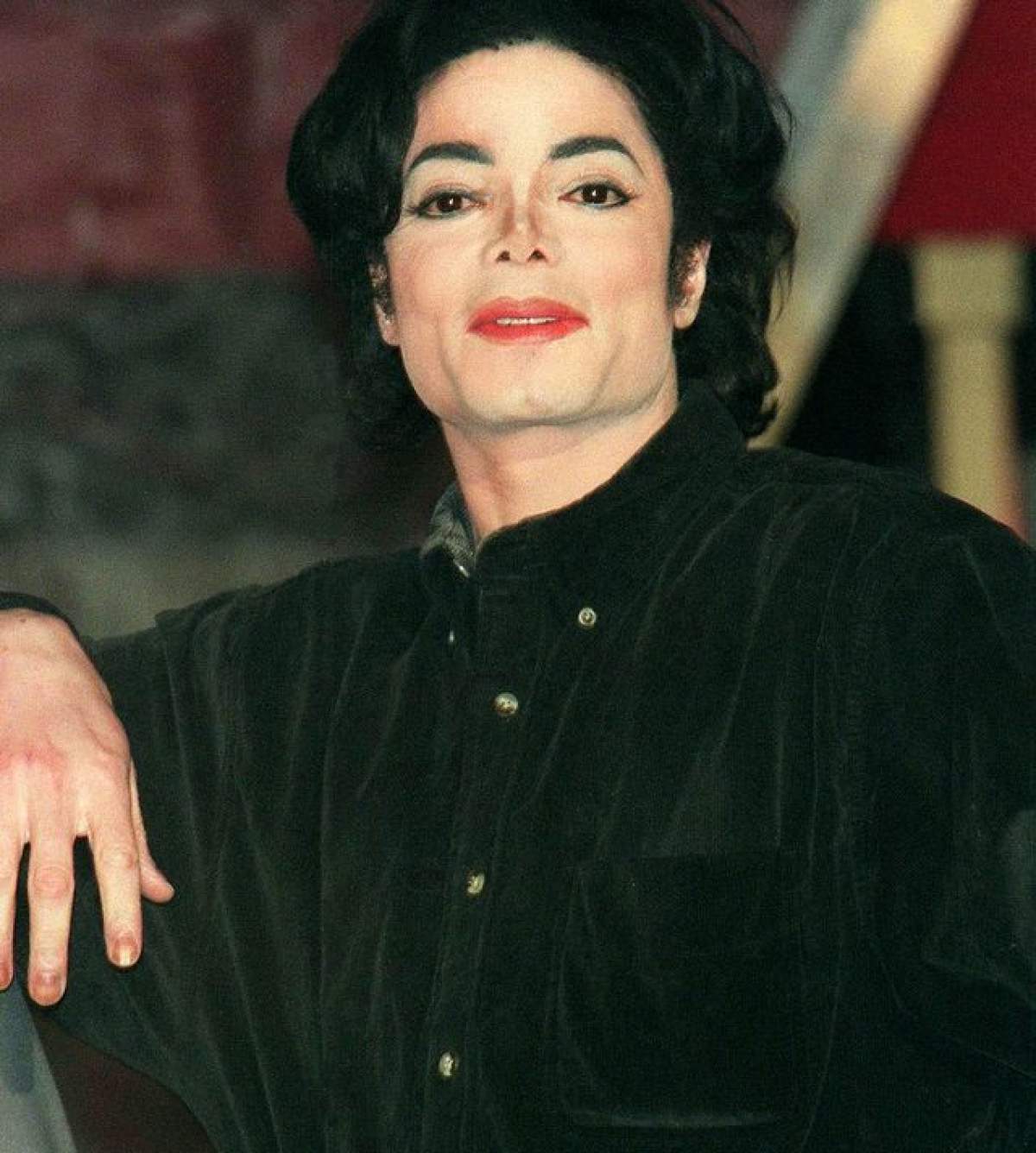 FOTO Michael Jackson şi-ar fi dorit să-l vadă aşa! Cum l-au surprins paparazzii pe fiul său la plajă