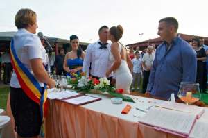 Imaginile pe care Bănică nu ar fi vrut să le vadă vreodată! Lavinia Pîrva s-a dat în stambă la nunta fratelui ei! FOTO