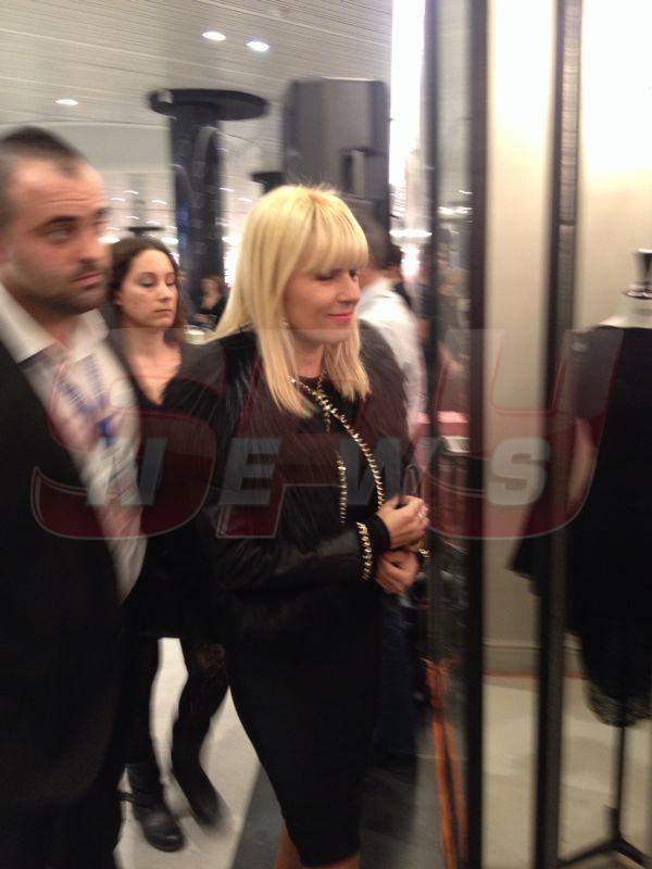 Elena Udrea, tratament preferanţial la lansarea unei colecţii! A venit, a luat, a plecat!