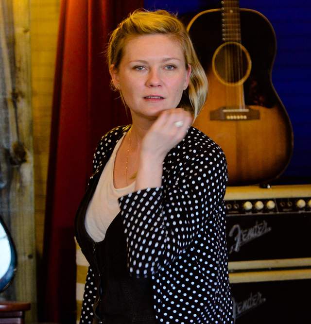 EXCLUSIV / Claudia Pavel, Revelion VIP în America. Va ciocni o cupă de şampanie cu Kirsten Dunst la miezul nopţii!