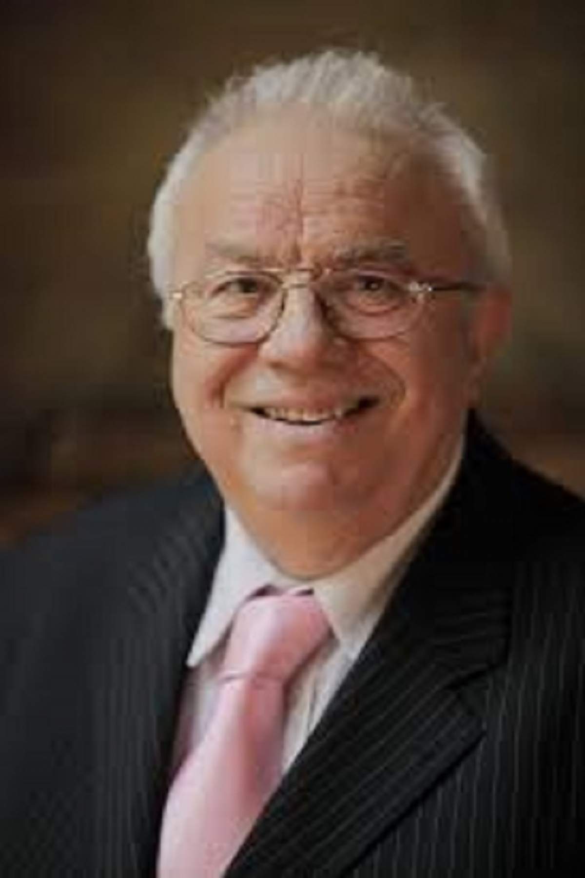 Lumea artistică este din nou în doliu! A murit omul căruia Alexandru Arşinel îi datorează o mare parte din succes