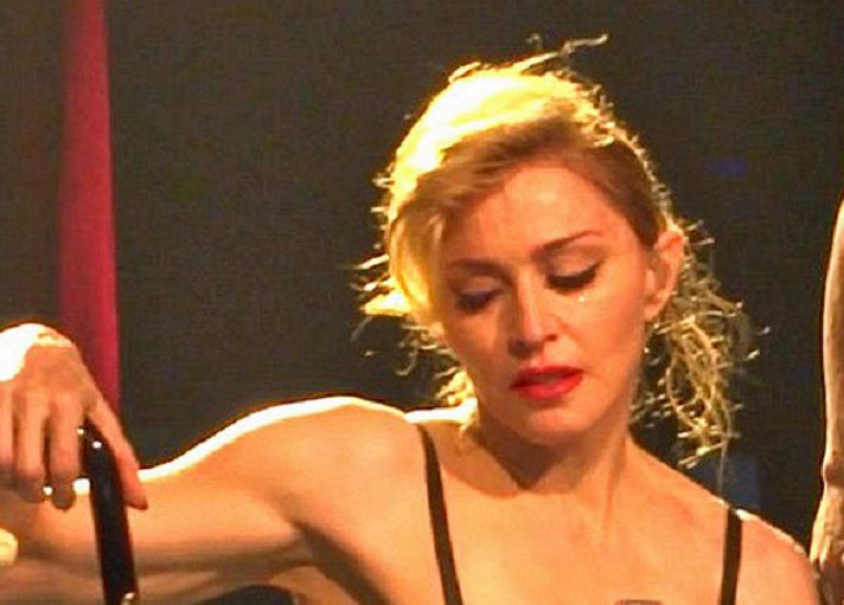 Madonna, în lacrimi! Vedeta nu poate să accepte că Nelson Mandela s-a stins din viaţă
