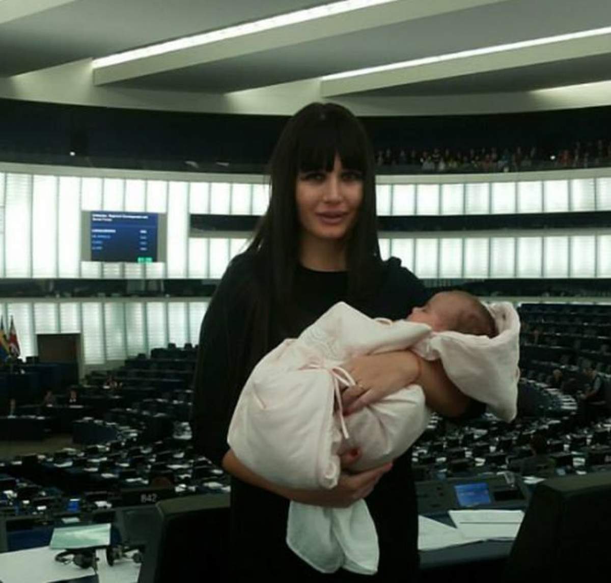 Şerban de la Animal X a reuşit să o impresionaze pe Elena Băsescu! Află ce cadou i-a făcut fiicei sale, Sofia Anais
