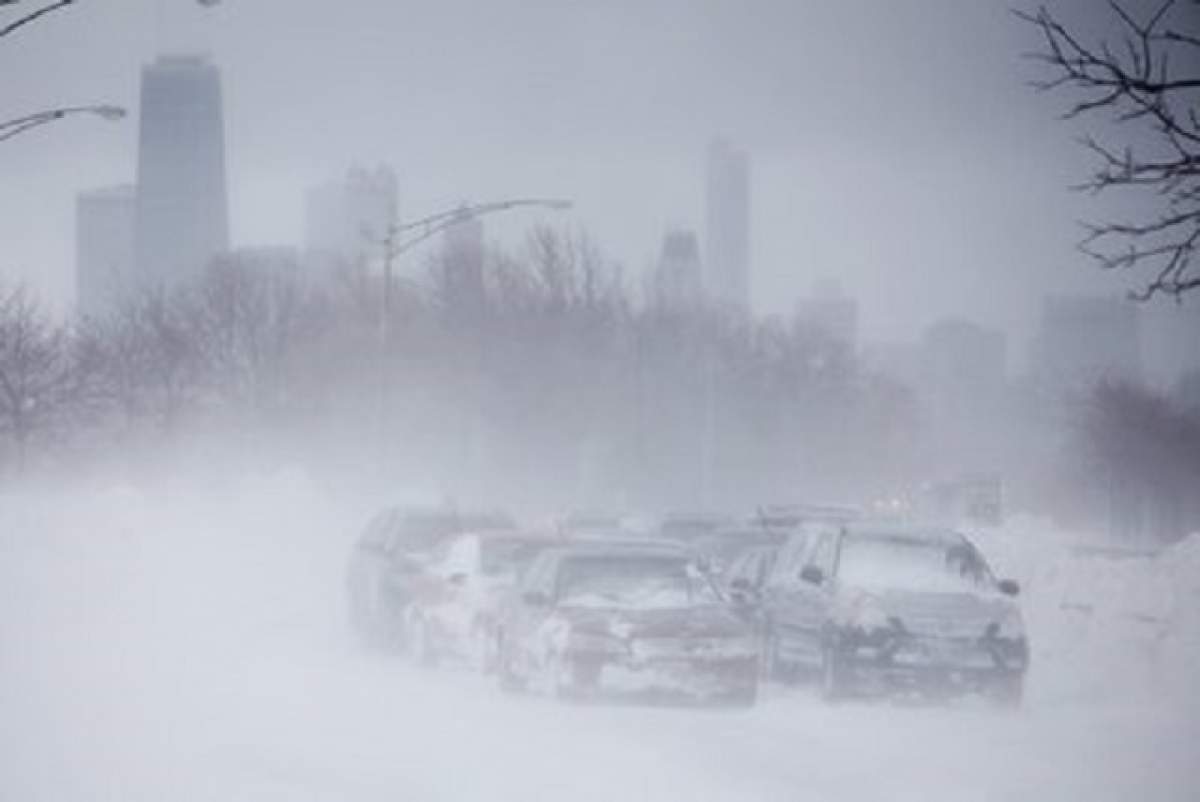 Furtună violentă de zăpadă în ţară! Vântul a atins 144 de kilometri pe oră