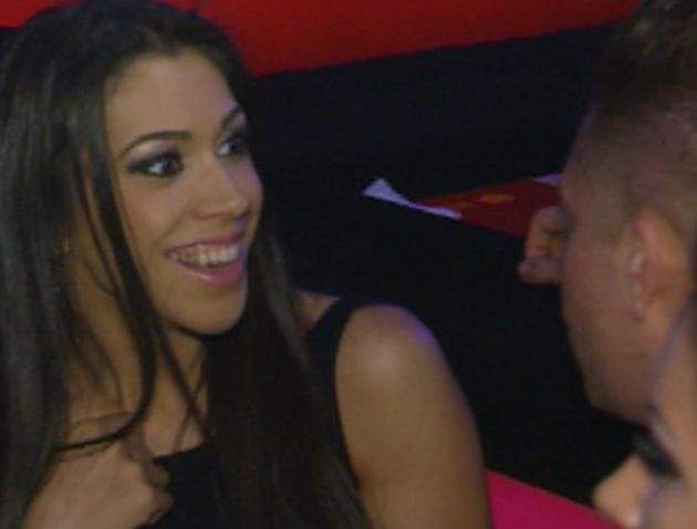 Cine i-a ţinut de urât toată noaptea? Raluca s-a distrat în club fără Pepe