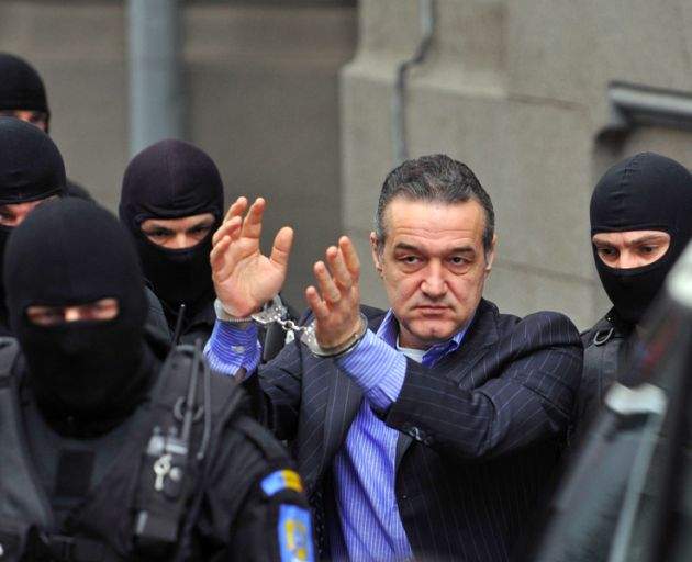 Porno Mesaje - Gigi Becali, susÅ£inut de vedetele porno. Ce starlete Ã®i transmit mesaje de  Ã®ncurajare latifundiarului | Galerie Foto | Spynews.RO