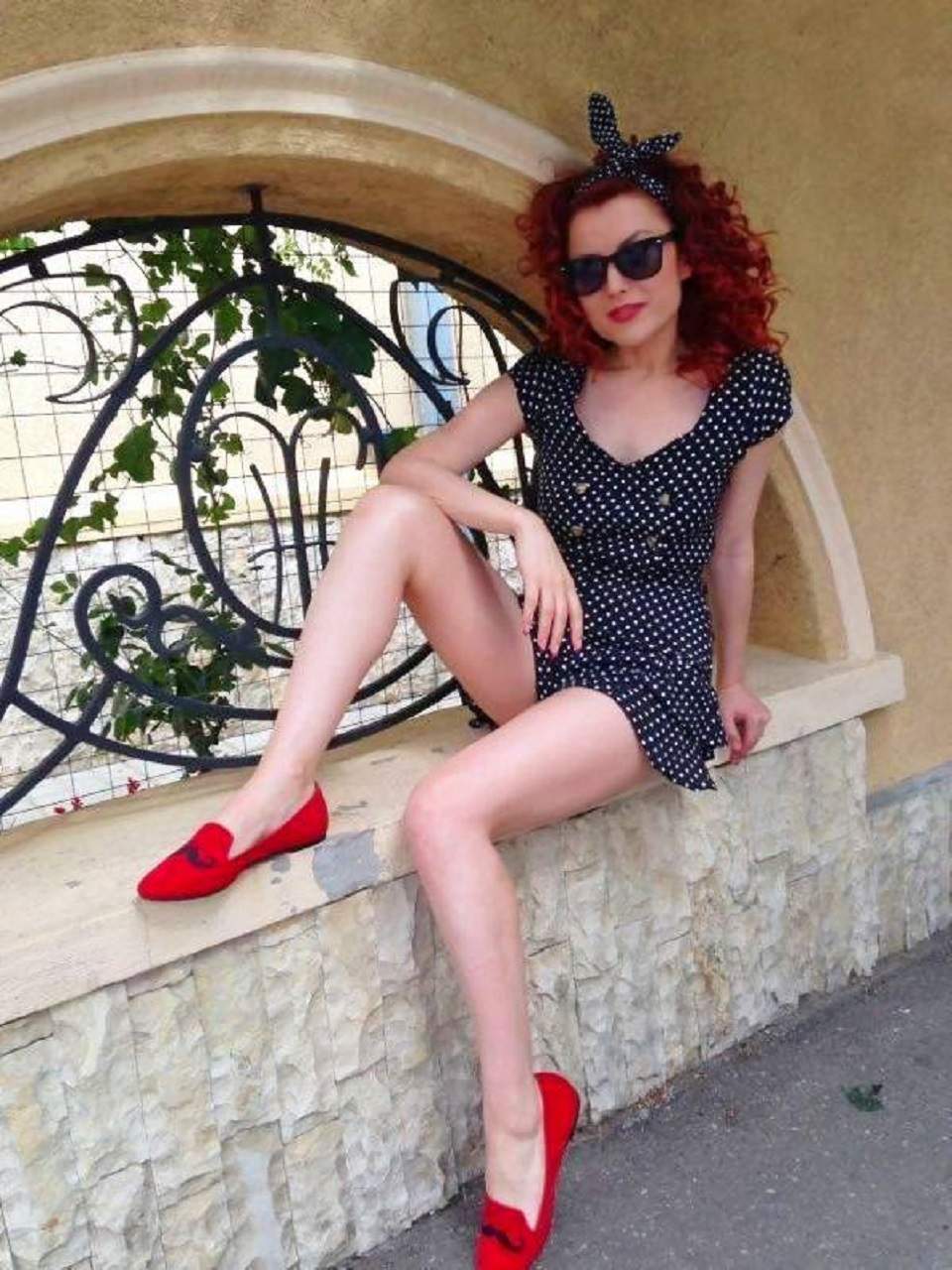 Pozele cu care Elena Gheorghe a făcut furori pe internet! Uite cât de sexy e fata popii!