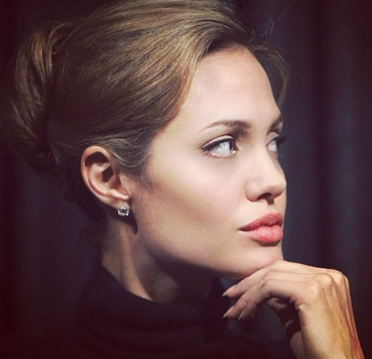 Veste tragică pentru Angelina Jolie! Ce lovitură dureroasă a primit actriţa după ce şi-a extirpat sânii de teama cancerului