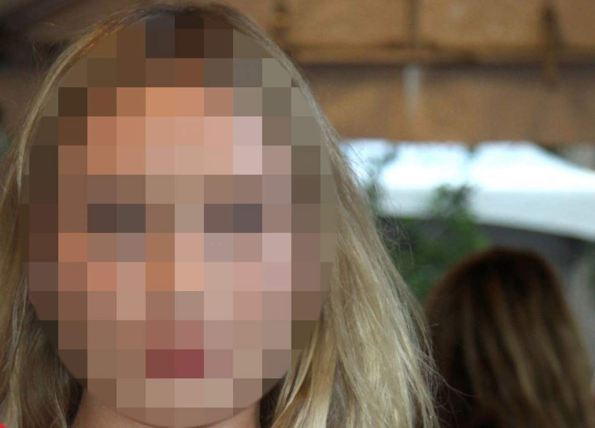 S-a vrut sexy, dar a păţit-o pe covorul roşu! O blondă celebră a arătat mai mult decât şi-ar fi dorit, după ce sfârcurile ei au luat-o razna / Foto