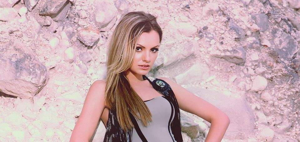 Cum a fost şi cum a ajuns! Alexandra Stan, de la bomba sexy la femeia neajutorată cu ochii umflaţi şi învineţiţi / Galerie foto