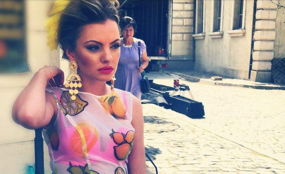 Impresarul Innei vorbeşte despre bătaia mâncată de Alexandra Stan. Află cum este tratată artista brunetă!