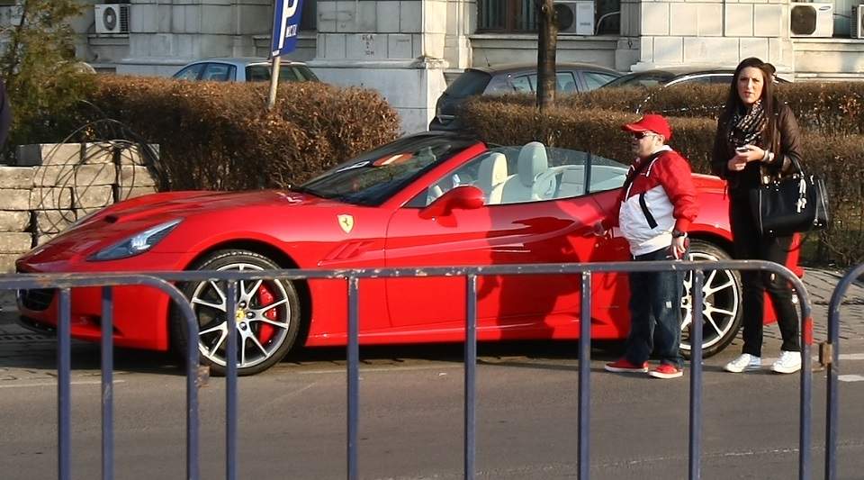 Minune plătea 15.000 de euro pe an întreţinerea la Ferrari! Acum a scăpat de cheltuială :)
