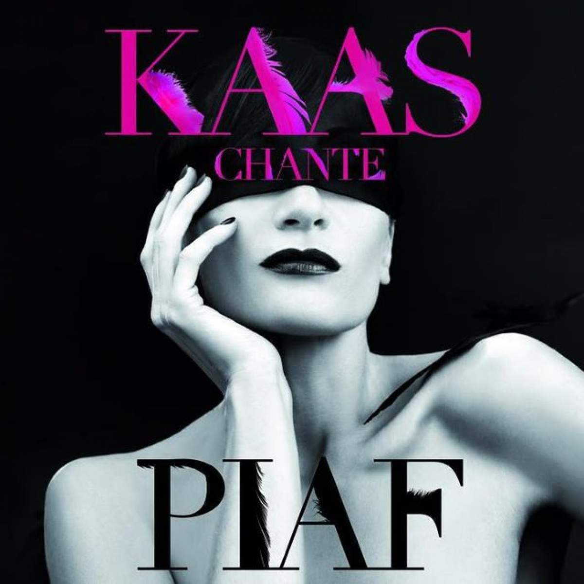 Truică, îţi place? Patricia Kaas şi-a lansat în România parfumul care îi poartă numele!