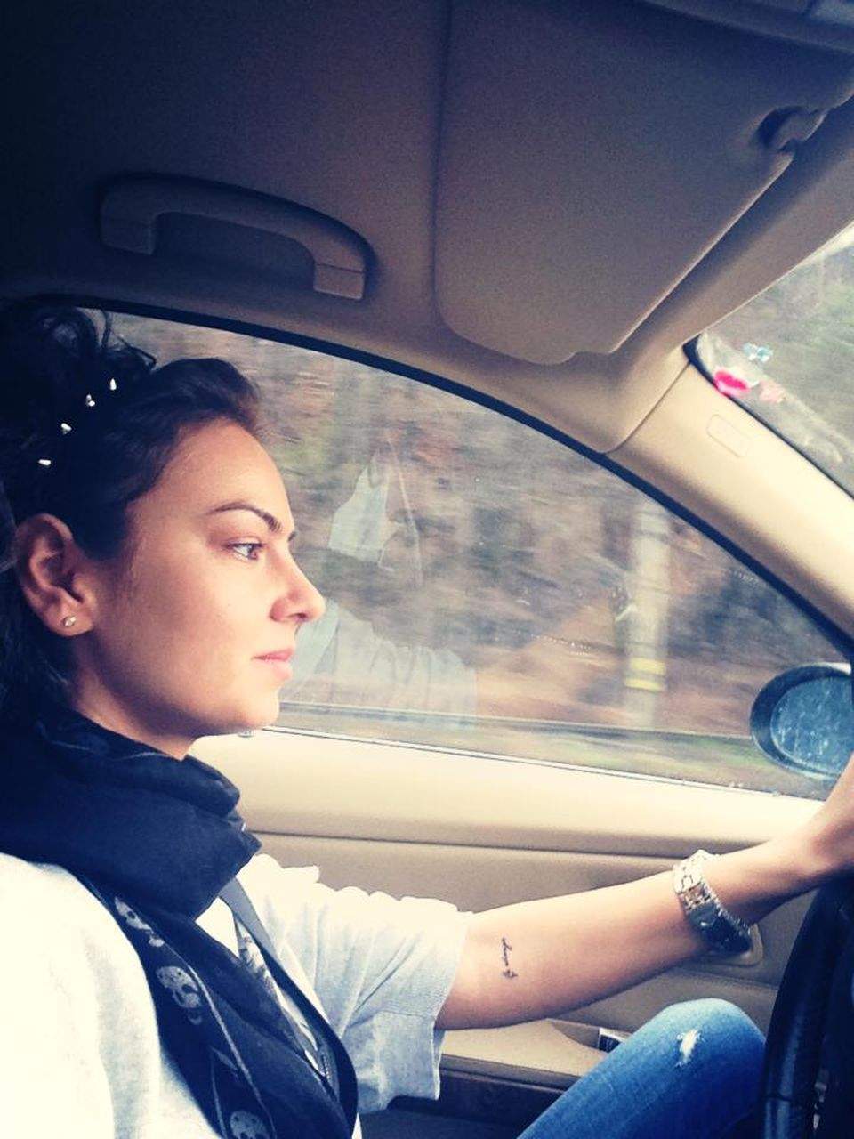 Bărbaţi, ce mai aşteptaţi? Roxana Ionescu vrea să facă amor pe plajă