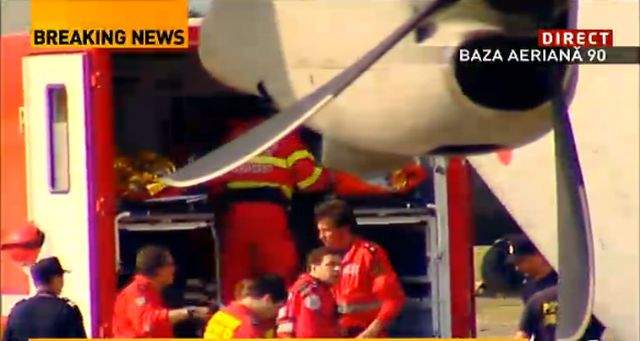 Primul avion cu românii răniţi în accidentul din Muntenegru a ajuns în ţară / Video