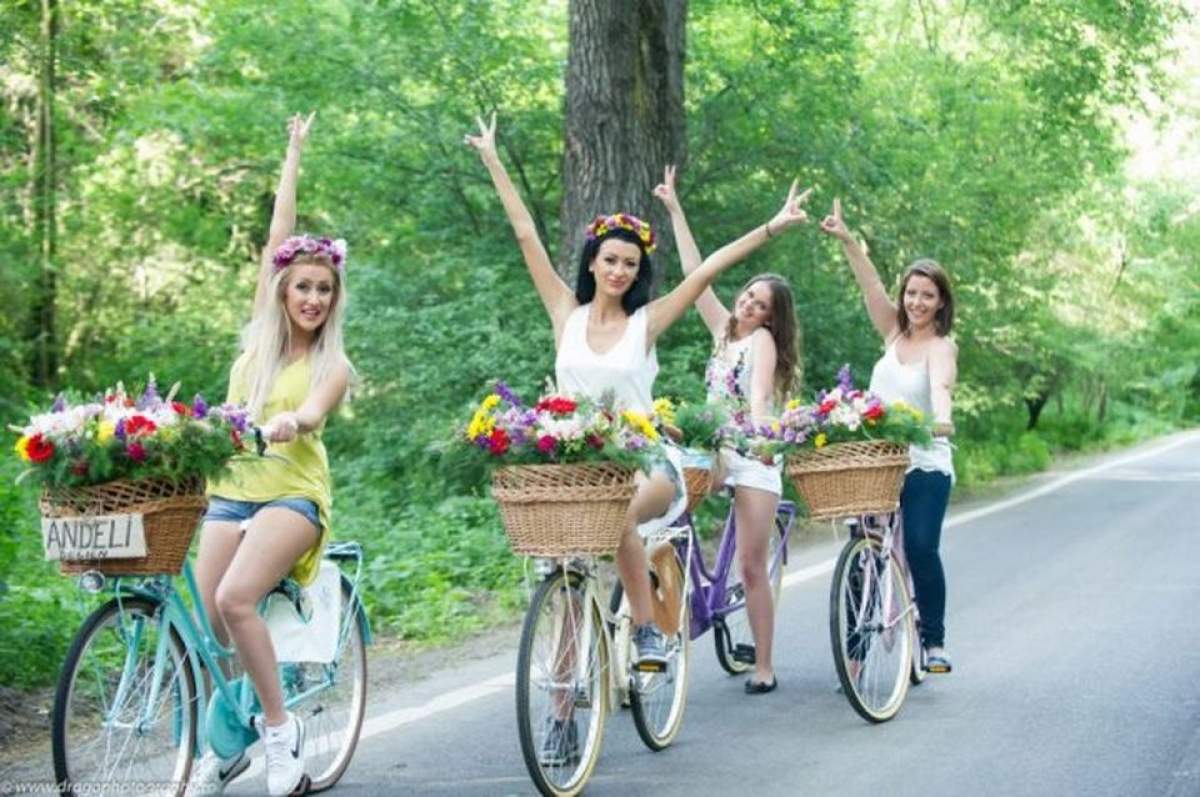 Susţin că ele au lansat moda bicicletelor în videoclipuri. Vezi ce artişti le-au copiat pe fetele de la Bambi