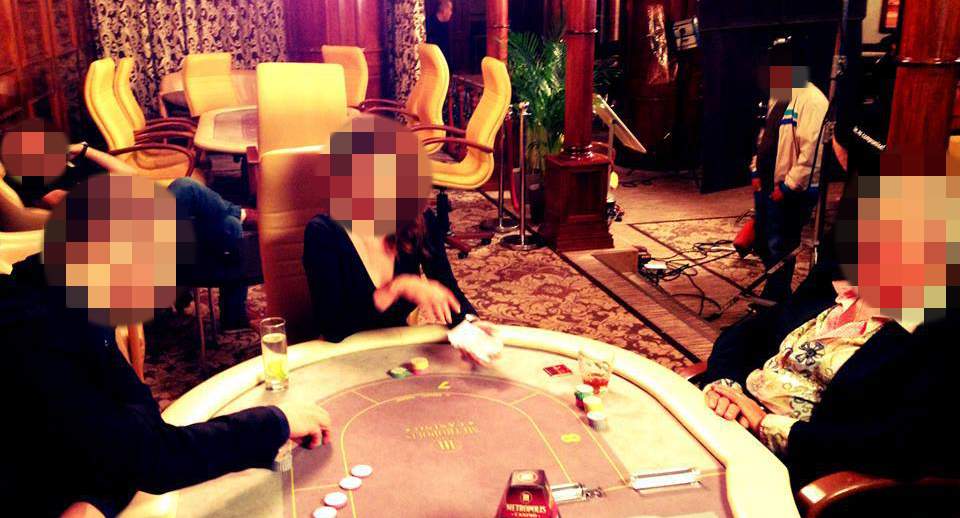 Nu îţi va veni să crezi cine a dat în patima casinourilor! Sunt actori celebri şi îşi petrec nopţile la masa de poker