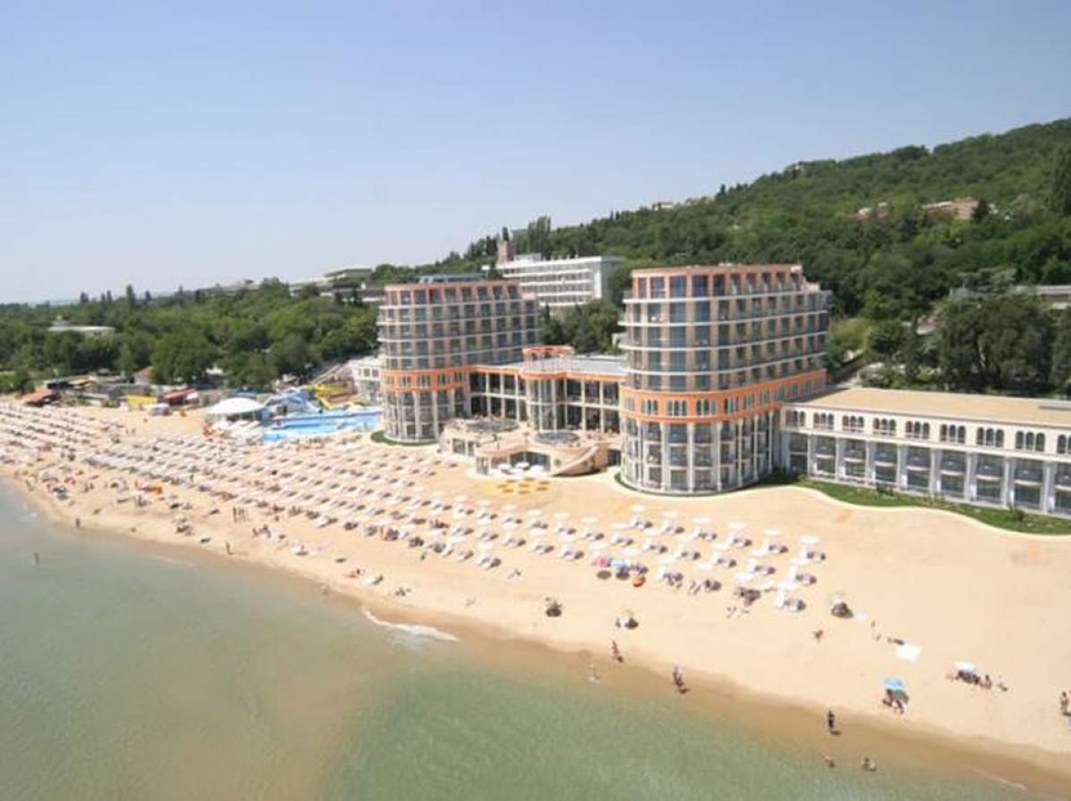 "Turiştii români fură televizoarele din hotel". Vezi cine ne acuză  că suntem înapoiaţi