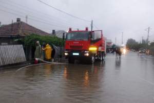 Ce prăpăd au făcut inundaţiile!  Imagini exclusive cu dezastrul din ţară / Foto
