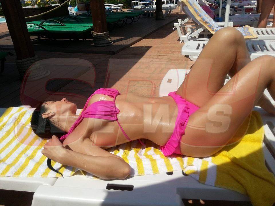 Intră să vezi cât este de sexy Roxana Marinescu la plajă