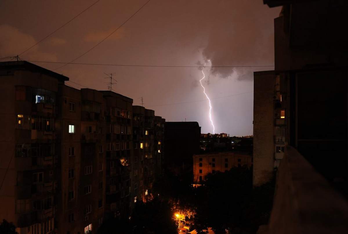 Atenţionare meteo! Vin ploile torenţiale, vijeliile şi grindina!