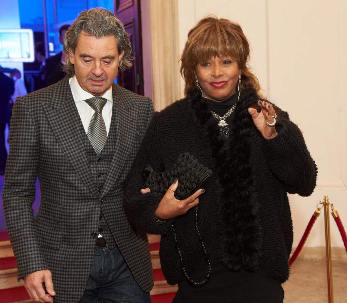 Se mărită baba! Tina Turner se căsătoreşte la 73 de ani