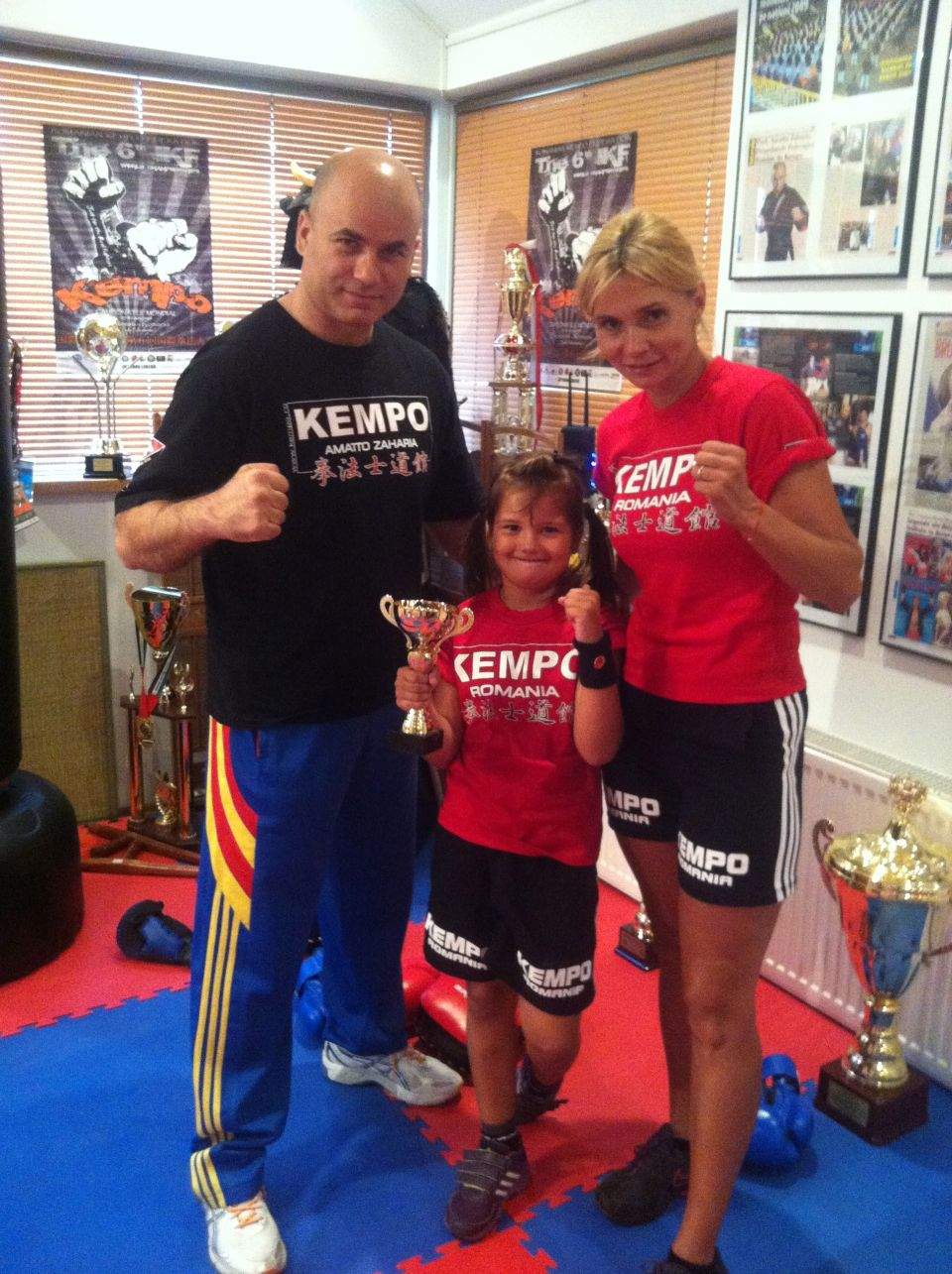 Fetiţa Ruxandrei Dragomir este o adevărată luptătoare. Vezi ce sport practică la numai 6 ani