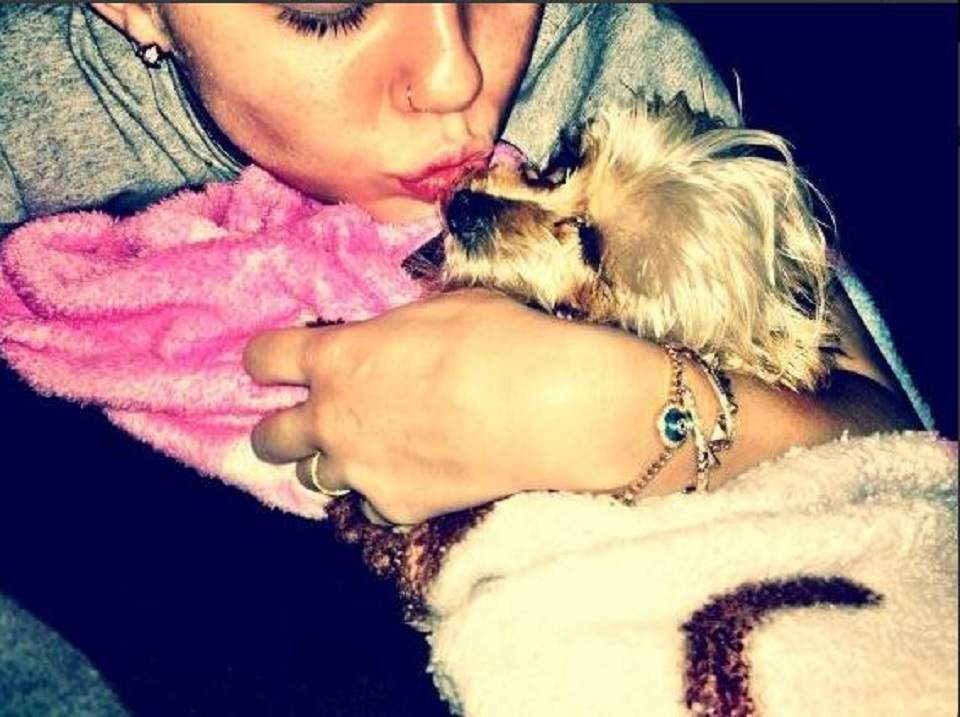 Şocant! Miley Cyrus a fost linsă pe faţă! Vezi imaginea uimitoare!
