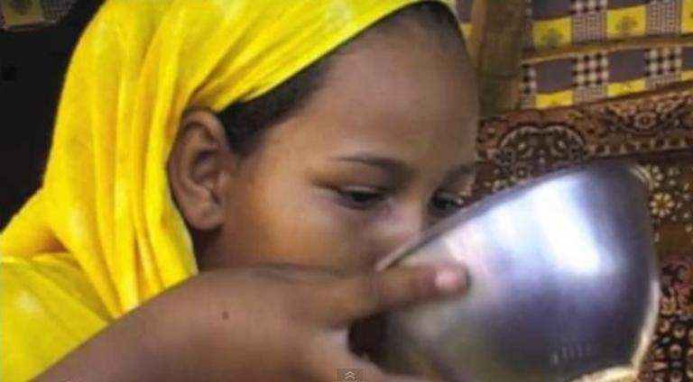 Incredibil! Vezi cum arată femeia ideală în Mauritania! / Video