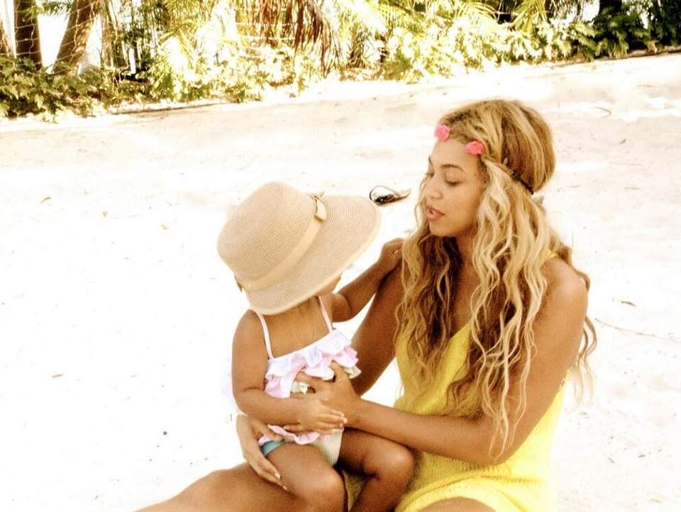 Fotografii rare cu fetiţa lui Beyonce! Vezi dacă micuţa seamănă cu mama ei! / Foto