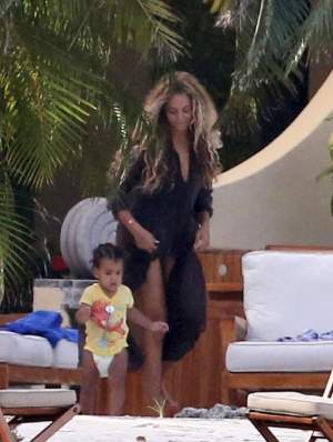 Fotografii rare cu fetiţa lui Beyonce! Vezi dacă micuţa seamănă cu mama ei! / Foto