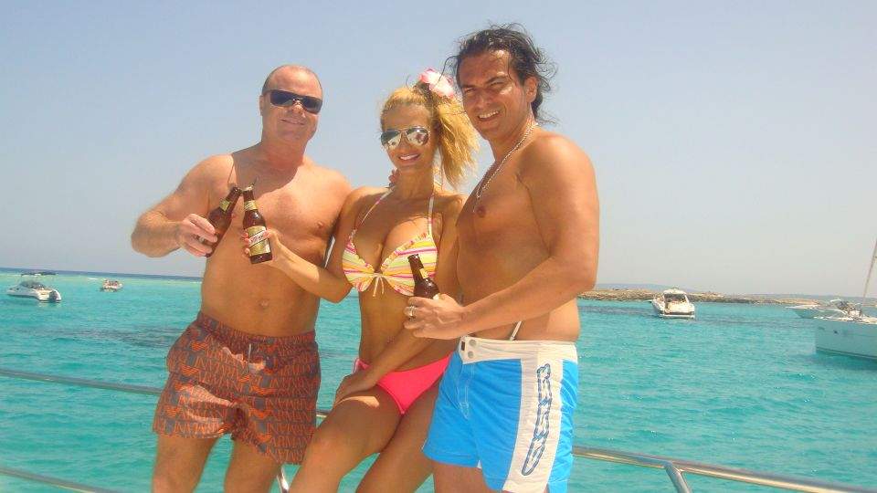 Julia Jianu a fost răsfăţată de ziua ei în Ibiza/ Galerie foto