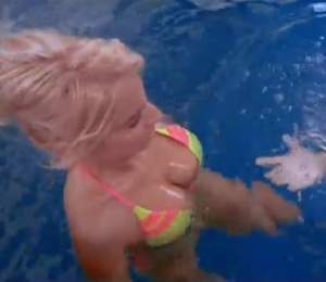 Sânziana Buruiană s-a îndrăgostit de antrenorul emisiunii "Splash! Vedete la apă"!