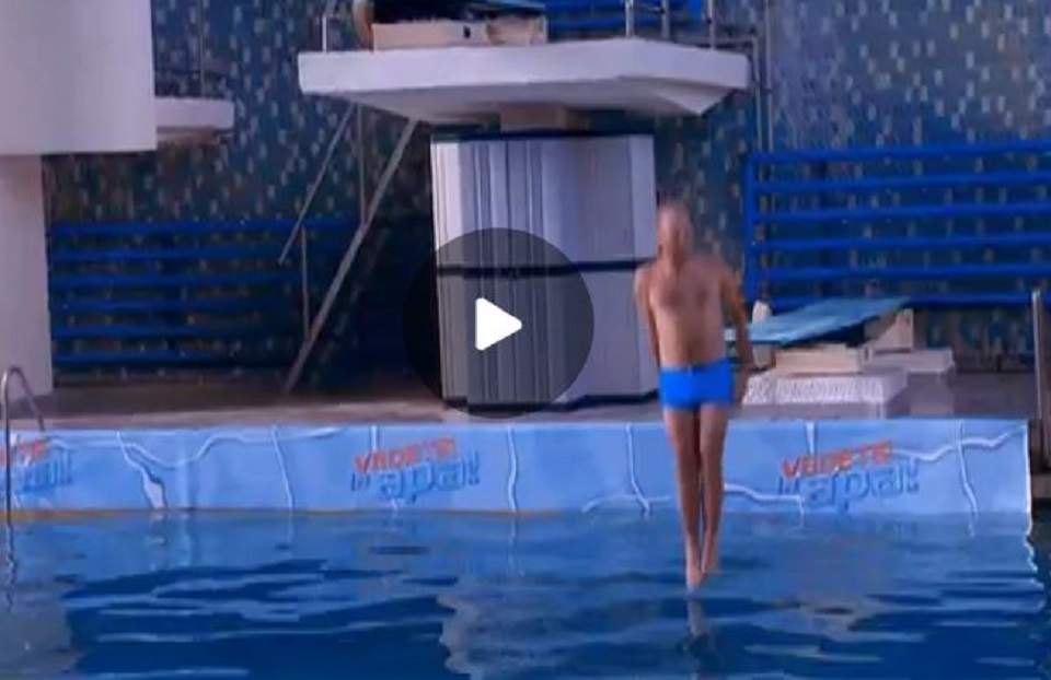 Dansul pinguinului l-a cucerit pe Cosmin Seleşi! Vezi cum s-a dezlănţuit actorul în emisiunea "Splash! Vedete la apă"! / Foto & Video