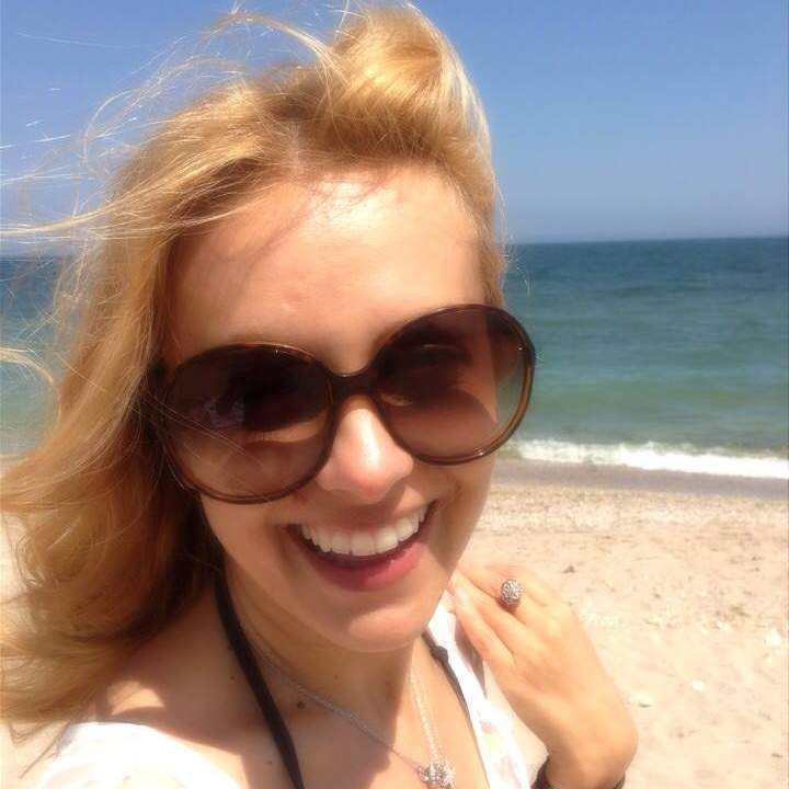 Simona Gherghe a încins hora în emisiunea ''Acces Direct''. Vezi aici cum dansează