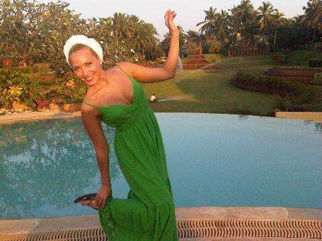 Aici vă iubiţi porumbeilor? Iulia Vântur Şi Salman Khan s-au mutat împreună într-un apartament de lux!