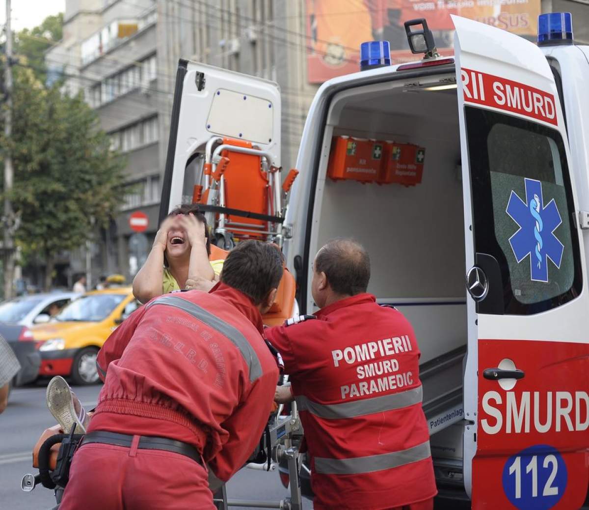 Ce monstru! Un tată a intrat intenţionat cu maşina într-un TIR şi şi-a omorât copiii