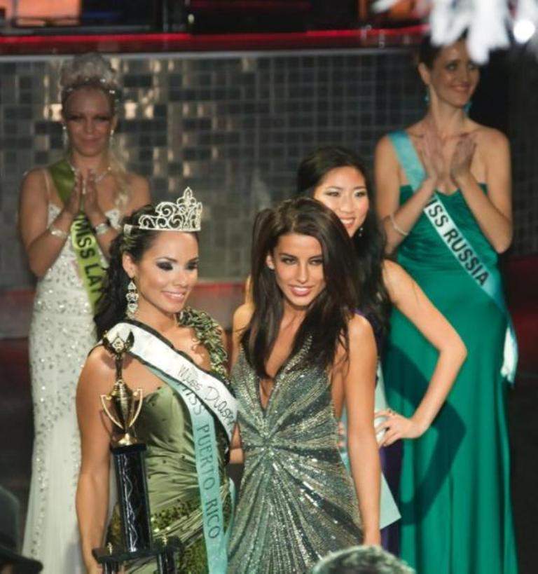 Alex Velea şi Antonia o dau pe faţă! Vezi care e următoarea lor mişcare!
