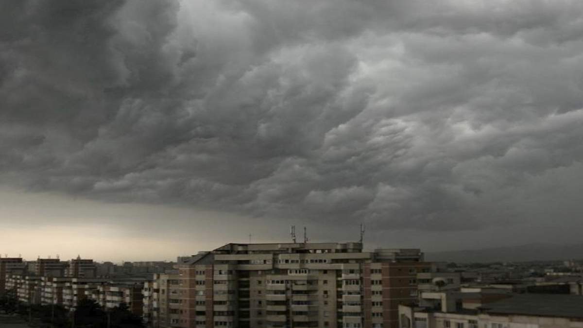 Atenţie vine vijelia! Cod portocaliu în Bucureşti şi Ilfov