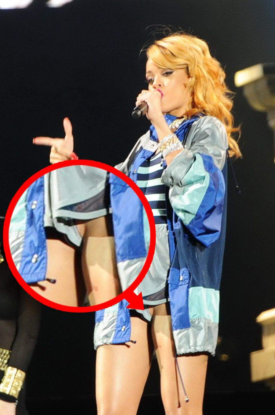 UPS! Rihannei i-a zburat "păsărica" din pantaloni! Fanii au fost în delir / Foto