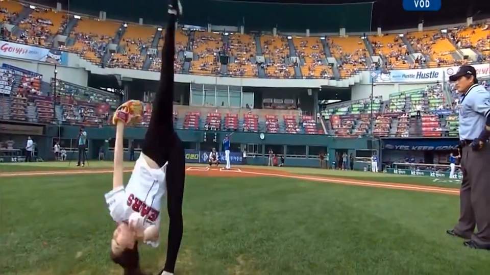 Te gândeai vreodată că baseball-ul poate fi atât de sexy? Uite aici dovada ce te va lăsa cu gura căscată!