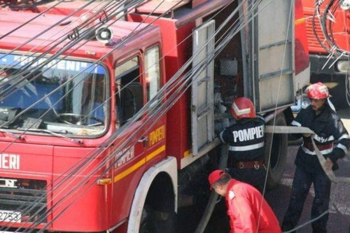 O femeie a murit astăzi într-un incendiu de proporţii din Bucureşti!