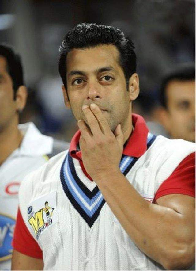 Uite cine a despărţit-o pe Iulia Vântur de Salman Khan! Detalii incredibile din culisele unei iubiri interzise!