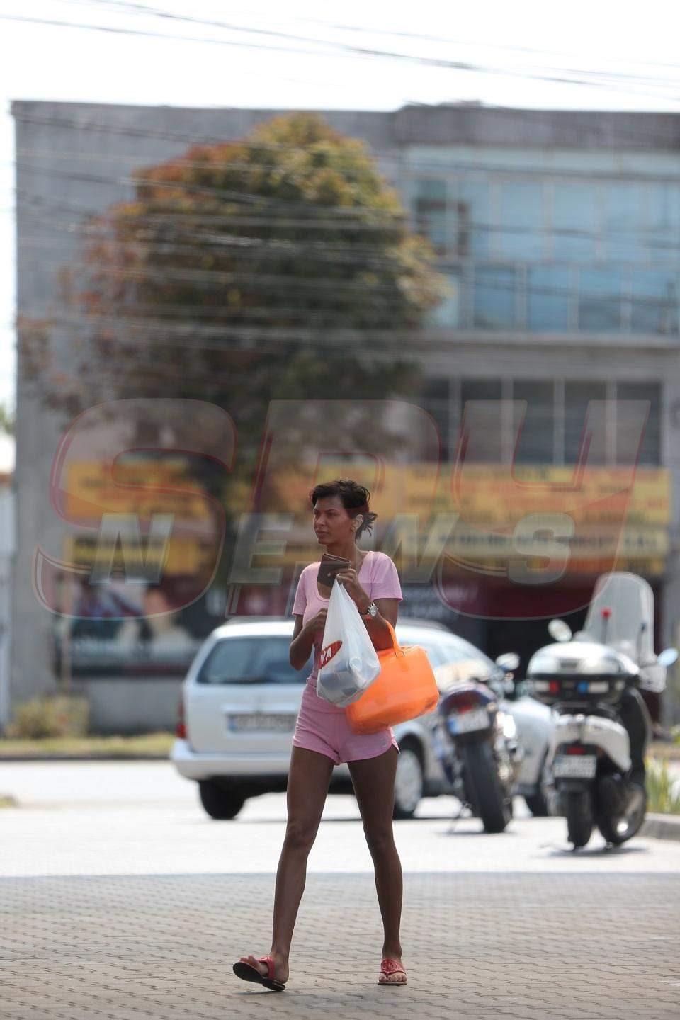 Uite până unde te aduce depresia! De când a rămas fără iubit, Mădălina Pamfile mănâncă singură în maşină! / FOTO