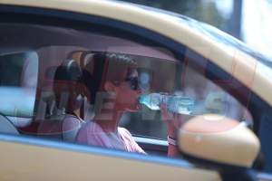 Uite până unde te aduce depresia! De când a rămas fără iubit, Mădălina Pamfile mănâncă singură în maşină! / FOTO