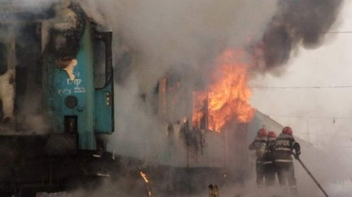 Locomotivă în flăcări cu doar un kilometru înainte de gară!!!